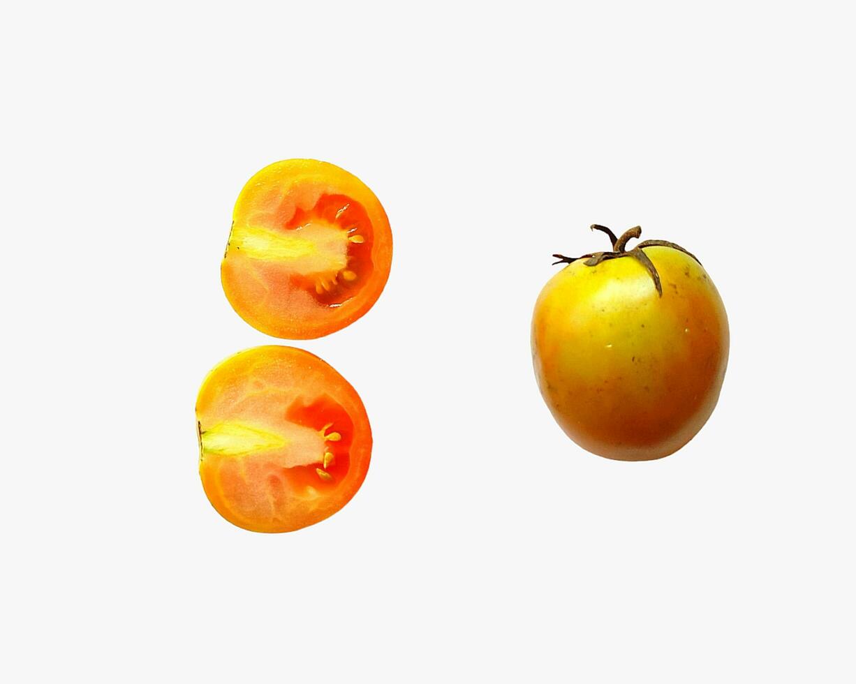 This is a tomato, a fruit that has many benefits and contains vitamins. photo