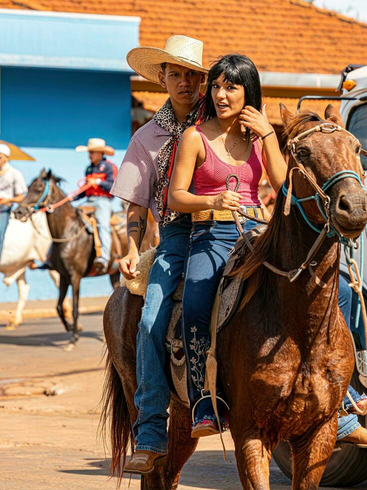 aporo, goiás, Brasil - 05 07 2023 lado de caballo montando evento abierto a el público foto