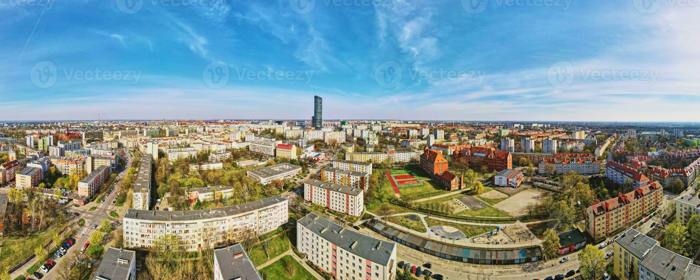 Wroclaw panorama, aéreo vista. paisaje urbano de moderno europeo ciudad foto