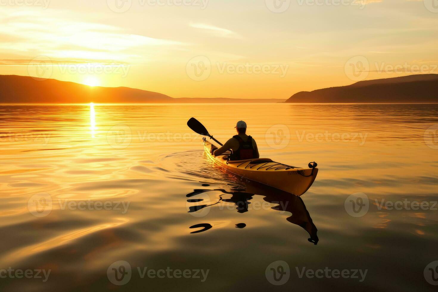 un tranquilo y dorado puesta de sol kayak experiencia. generativo ai foto