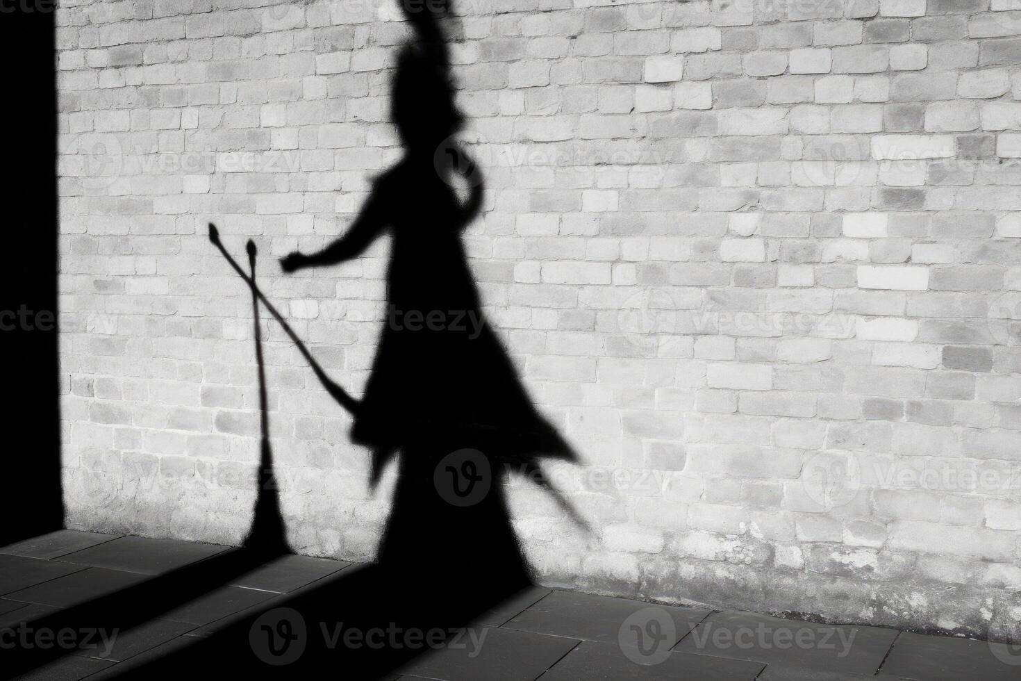un de bruja silueta siendo emitir en un muro, con el prominente sombra de un palo de escoba sugerencia vuelo. generativo ai foto