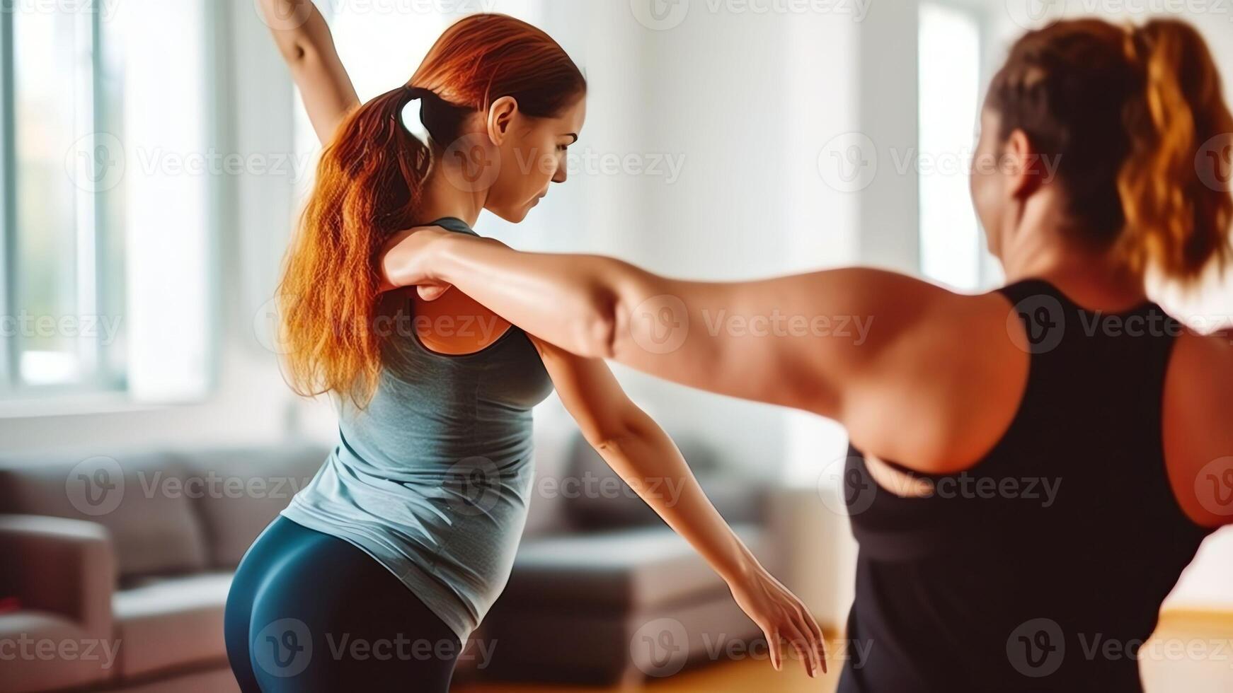 ai generativo sonriente yoga profesor o pilates instructor Ayudar joven hombre a tramo músculos participación manos en su espalda deportivo ajuste chico haciendo hacia abajo frente a perro ejercicio con entrenador a Gro foto