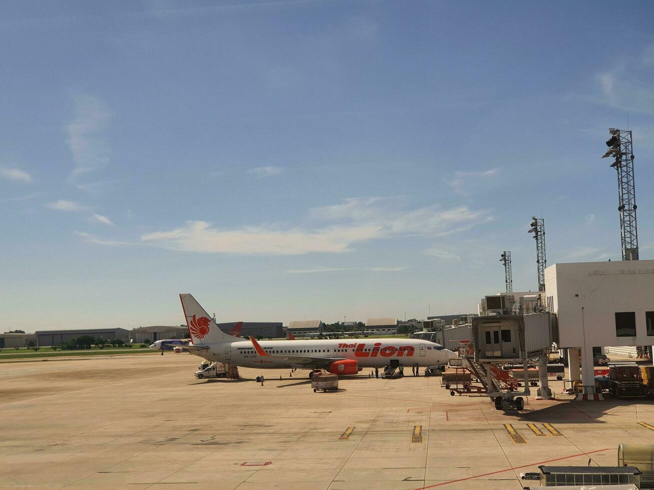 bangkok, Tailandia en julio 9, 2023. tailandés león aire avión en el delantal de don mueang internacional aeropuerto. foto