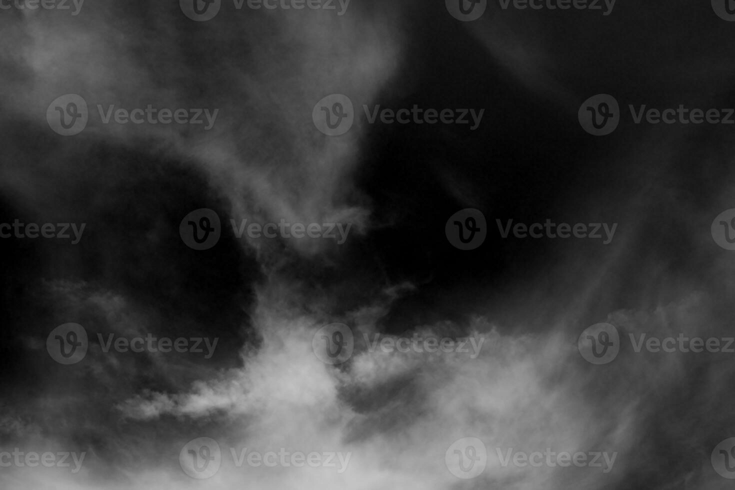 blanco nube texturizado y cielo aislado en negro antecedentes foto