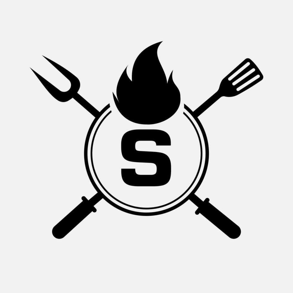 letra s restaurante logo con parrilla tenedor y espátula icono. caliente parrilla símbolo vector