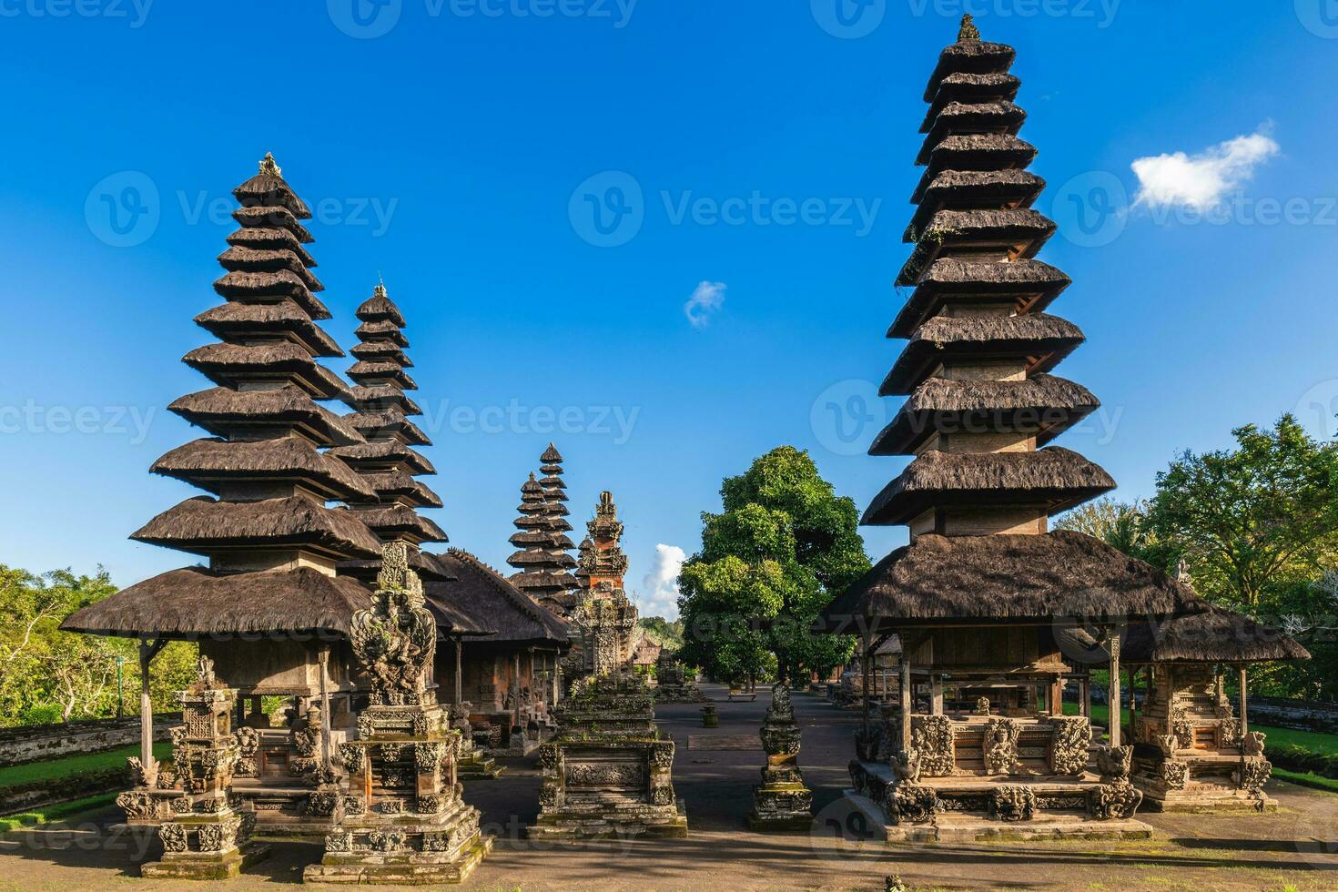 pura taman ayun, un balinés templo y jardín en mengwi subdistrito en badung regencia, bali, Indonesia. foto