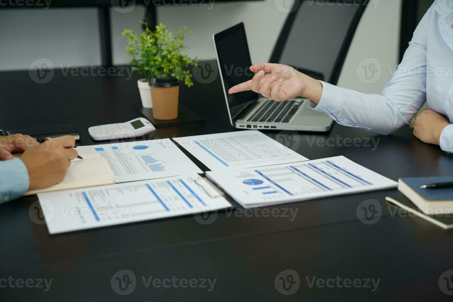 Asian Business People Meeting Design Ideas professional investor working new start up project. businessman and businesswoman working together meeting concept photo