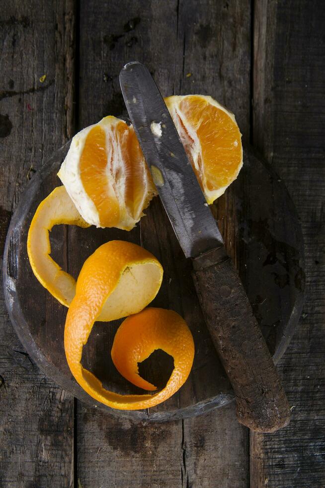 Peel an orange photo