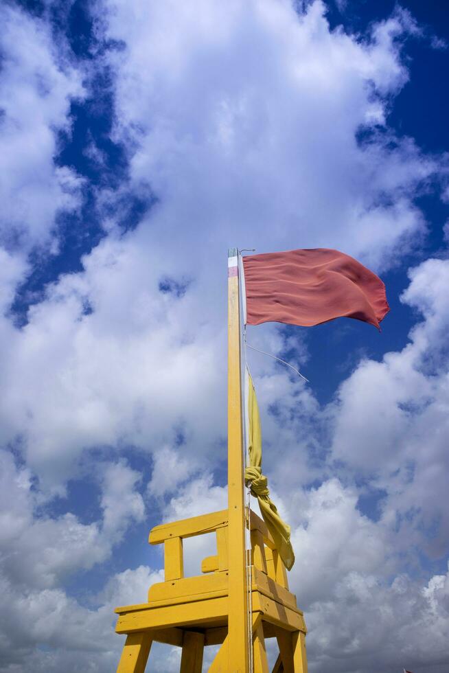 torre de Estar atento para asistente de playa foto