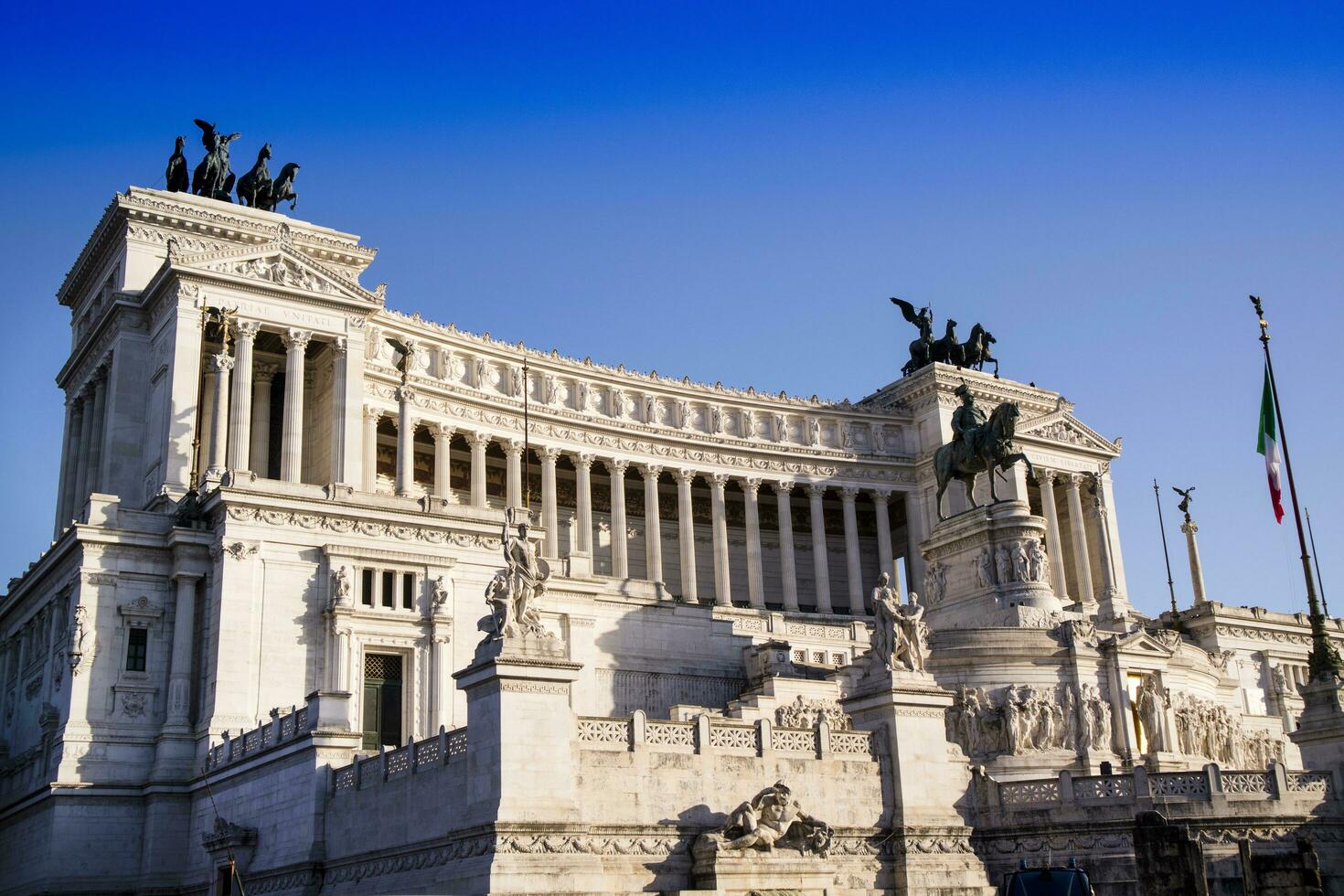 Altar of the Fatherland photo