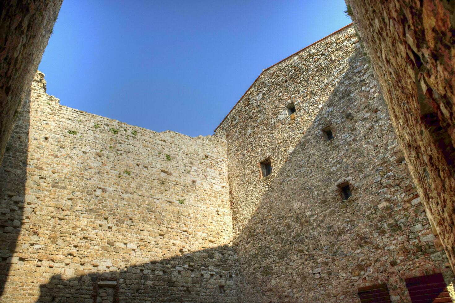 Rocca Aldobrendesca Suvereto photo