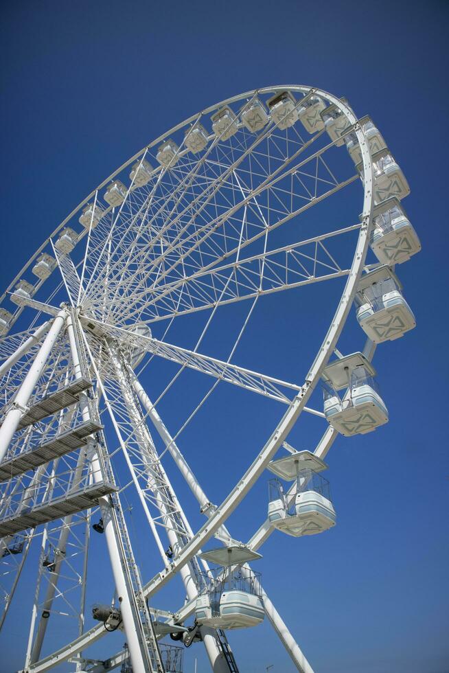 White Ferris wheel photo