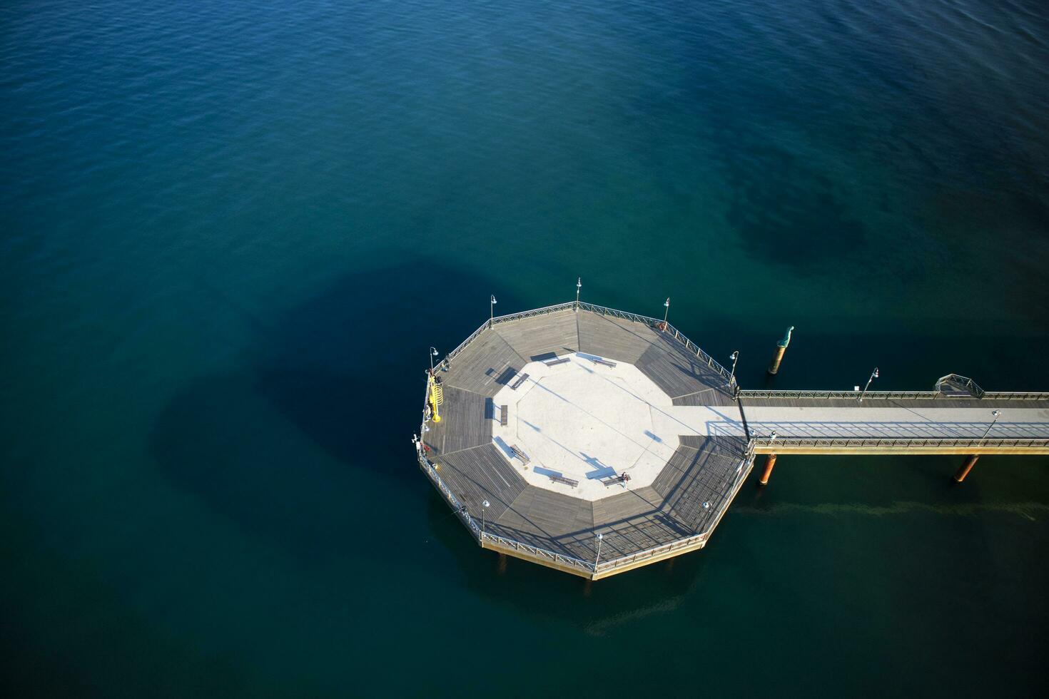 muelle de centro de deportes acuáticos di pietrasanta foto