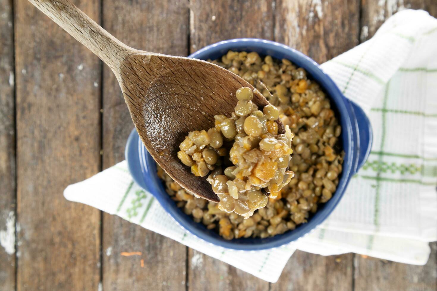 Preparation of the vegan sauce based on lentils photo