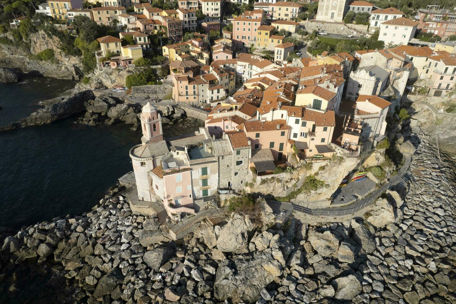 aéreo ver de el ligur pueblo de tellaro foto