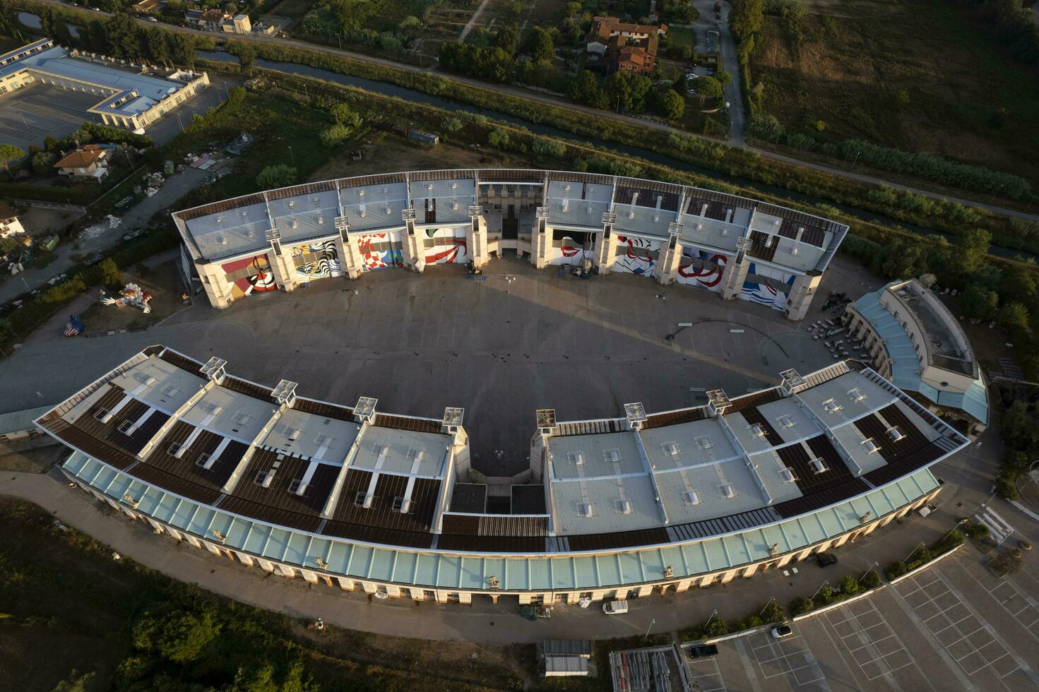 aéreo ver de el ciudadela de el carnaval viareggio toscana foto