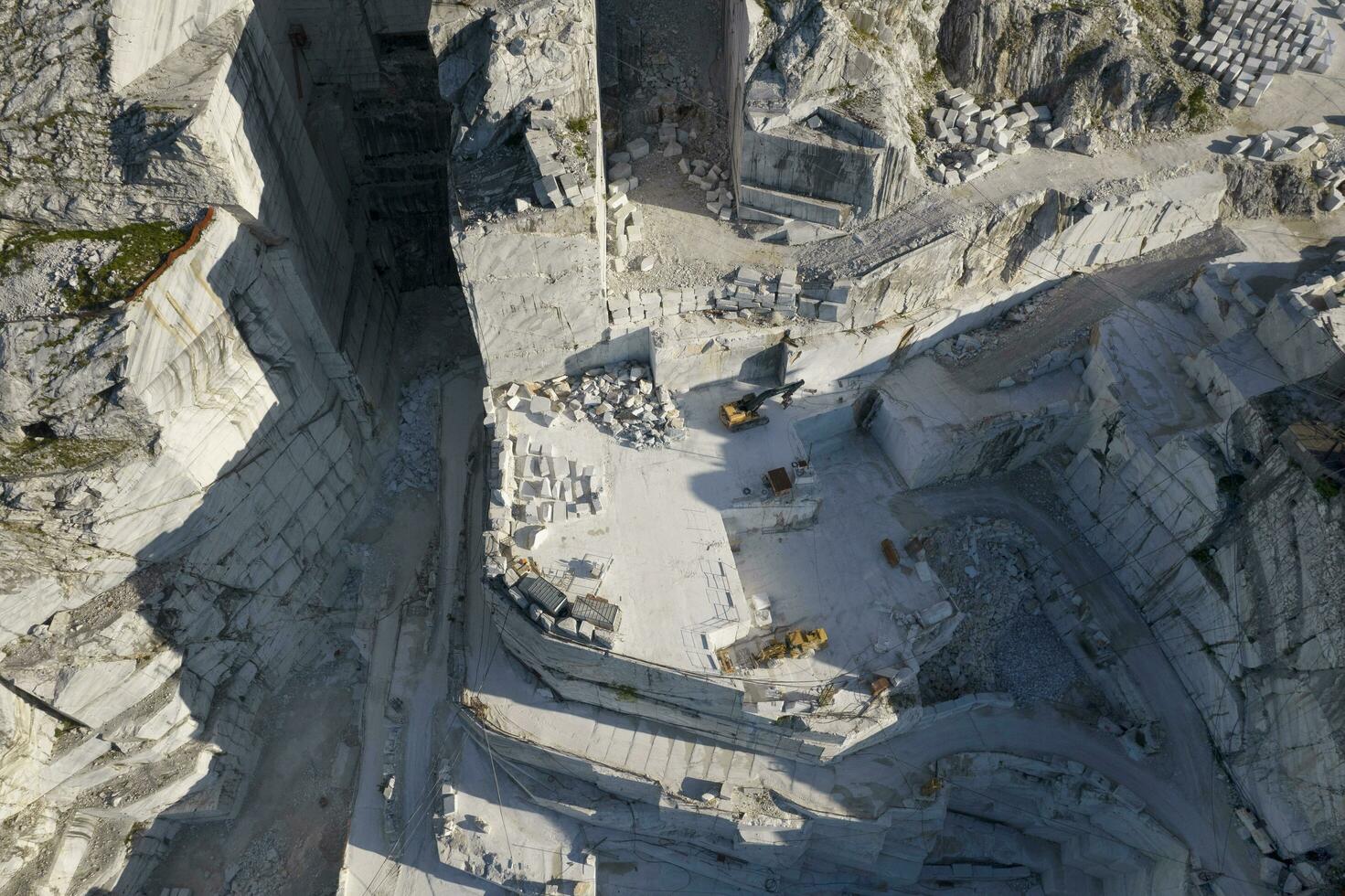 Quarry for the extraction of blocks of white statuary marble photo