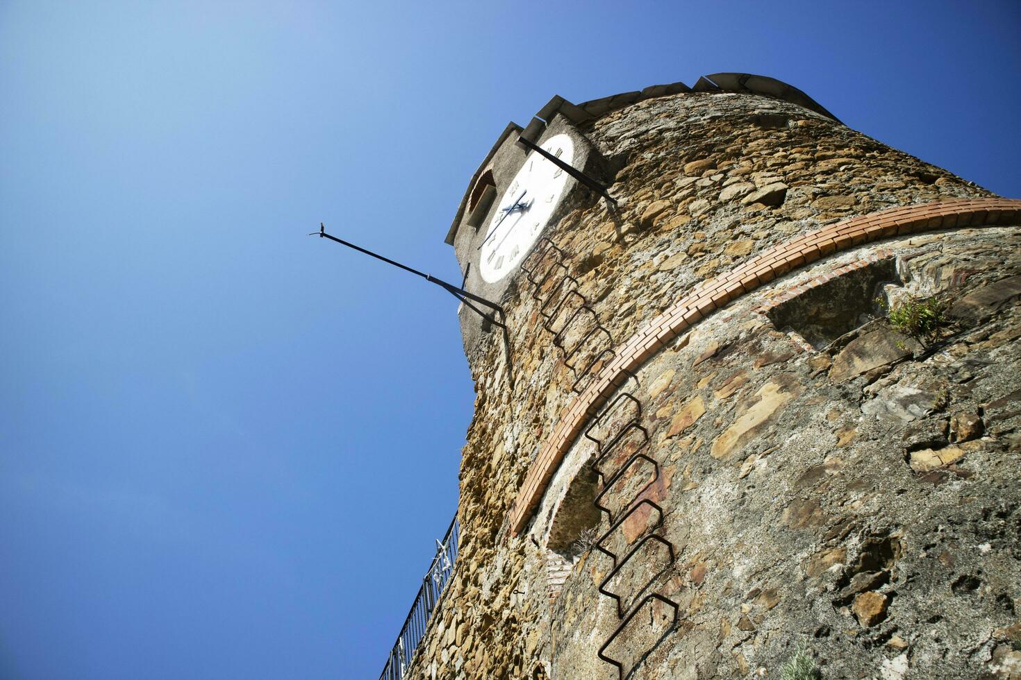 el reloj torre en riomaggiore cinque terre foto