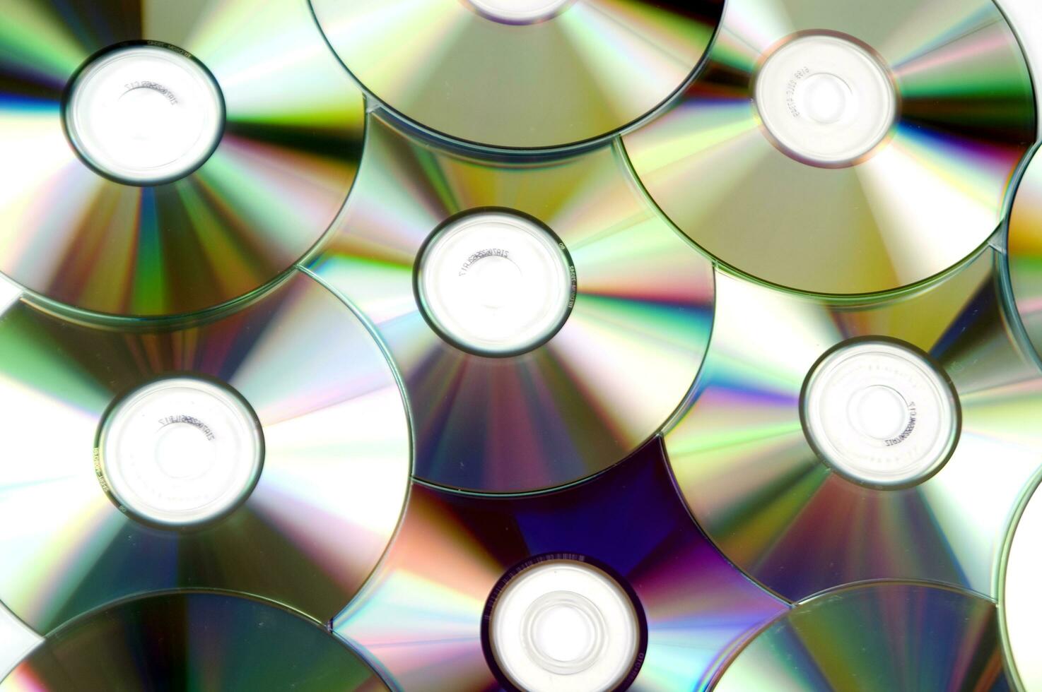 many cd's are arranged in a circle photo
