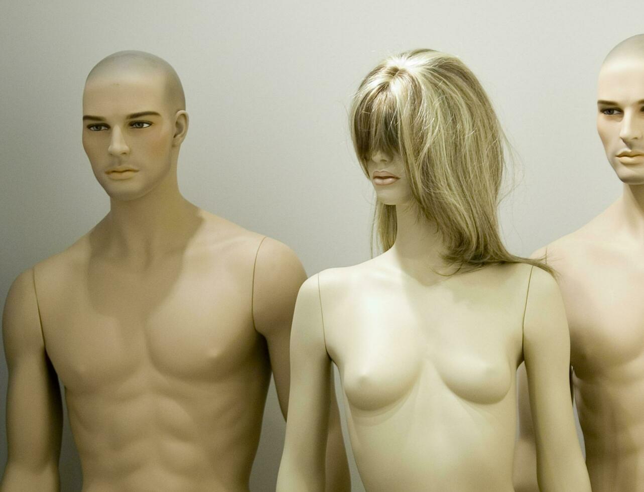 mannequin with no shirt photo