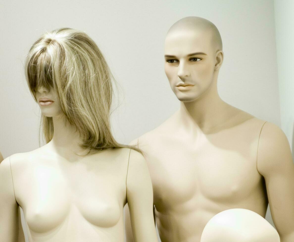 mannequin with no shirt photo