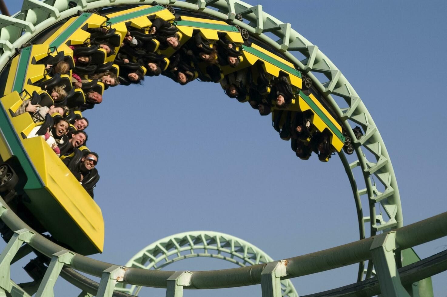amusement park roller coaster 27096423 Stock Photo at Vecteezy
