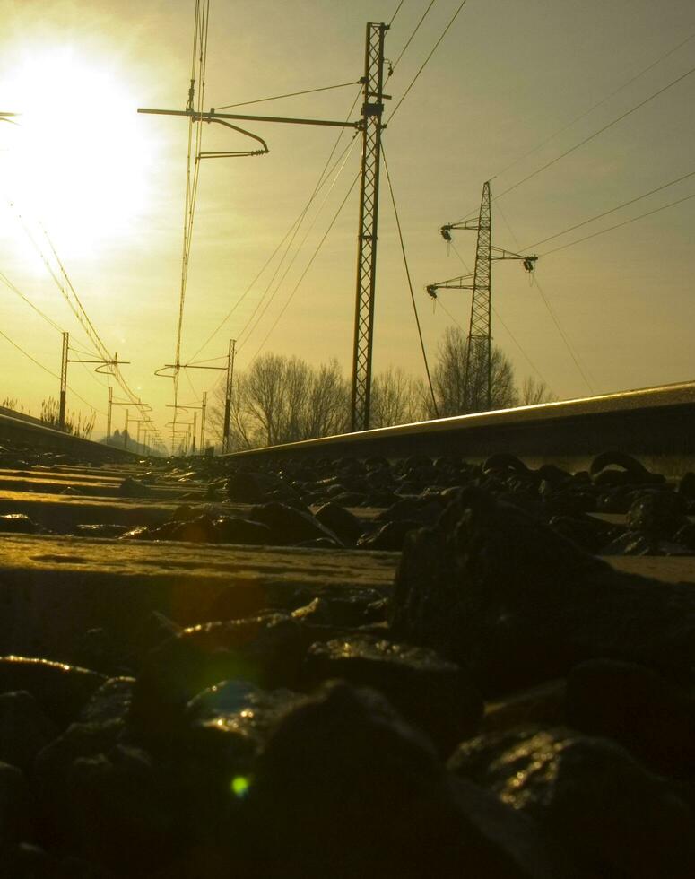 un tren en un pista foto