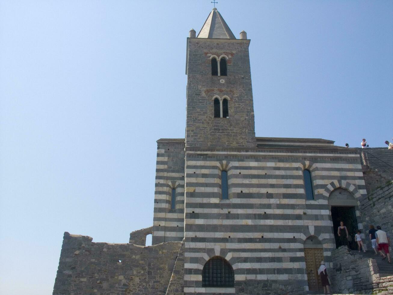 el Iglesia de el playa pueblo de portovenere liguria foto