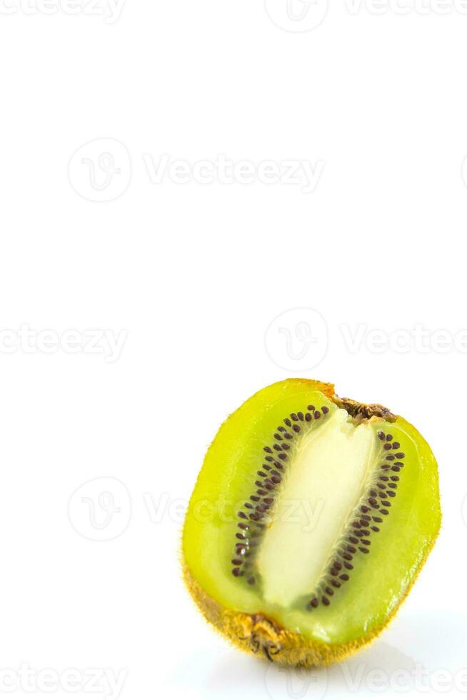 kiwi Fruta en blanco antecedentes foto