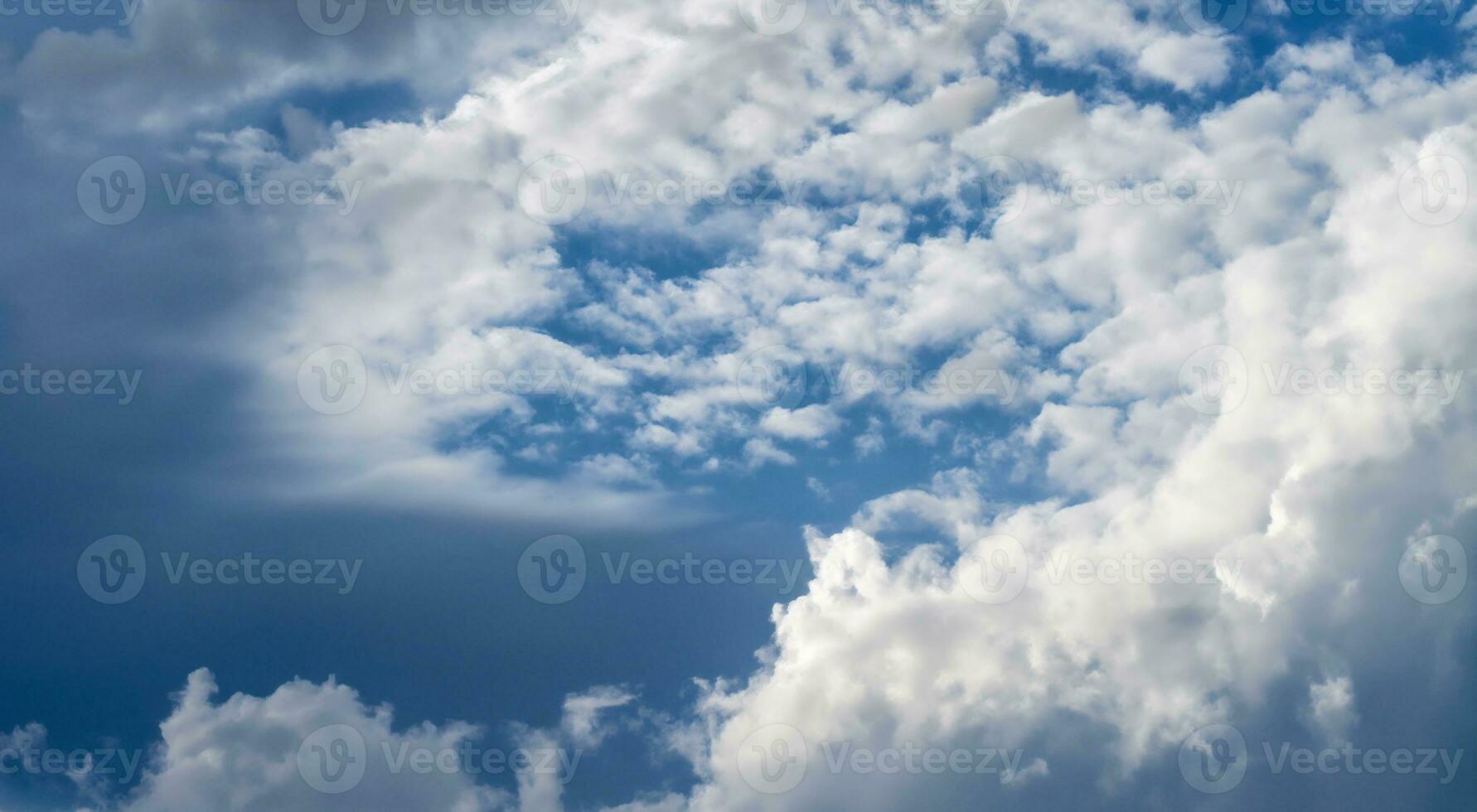 mullido suave nubes hermosa nublado cielo. sueño nube de cielo. naturaleza antecedentes o fondo. foto