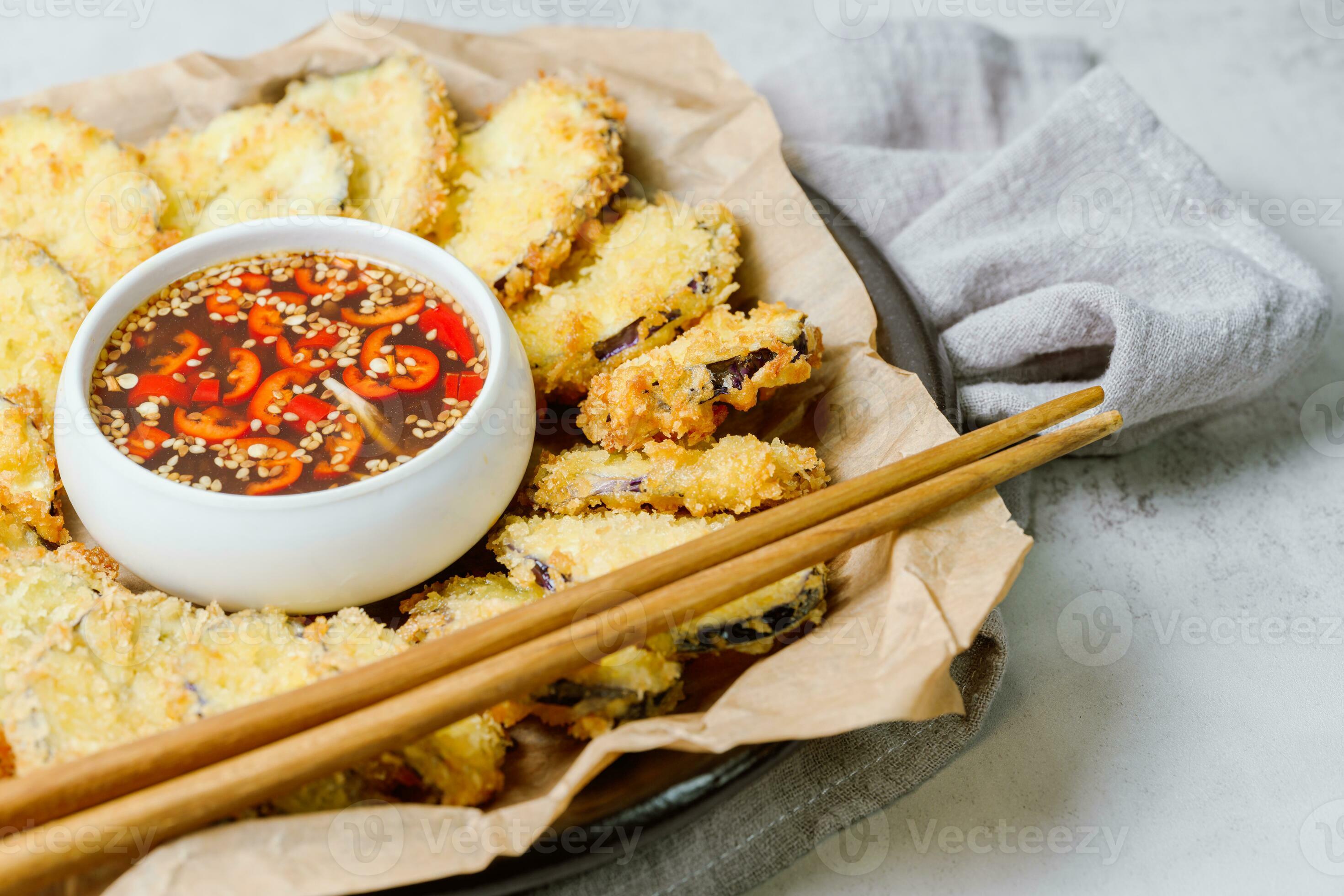 fried eggplant, Flatten the eggplant and dredge in the tempura flour