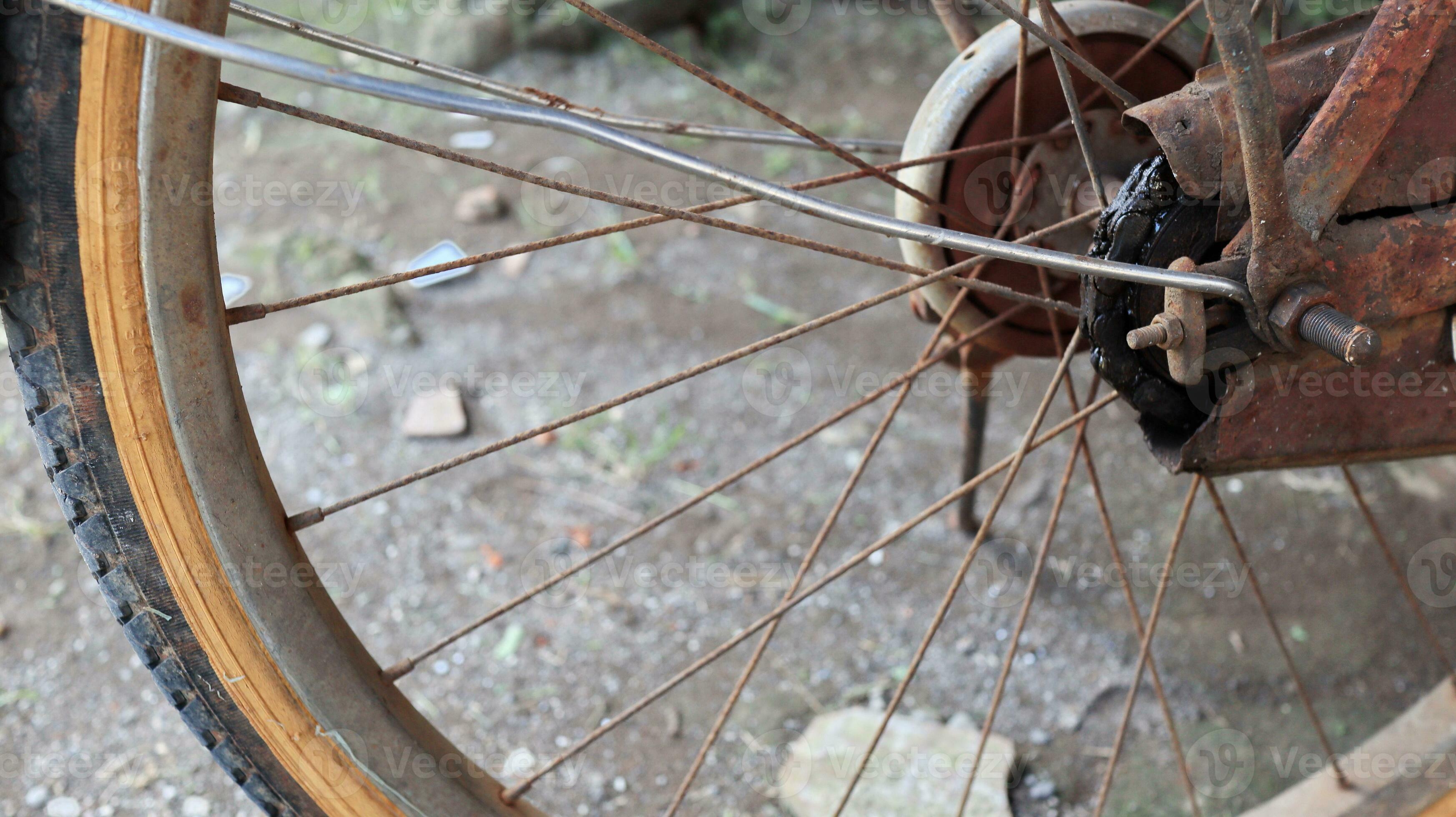 Spokes Bike, Rusty bicycle wheel 27270212 Stock Photo at Vecteezy