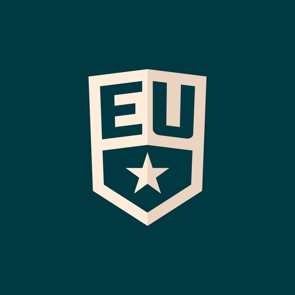 inicial UE logo estrella proteger símbolo con sencillo diseño vector