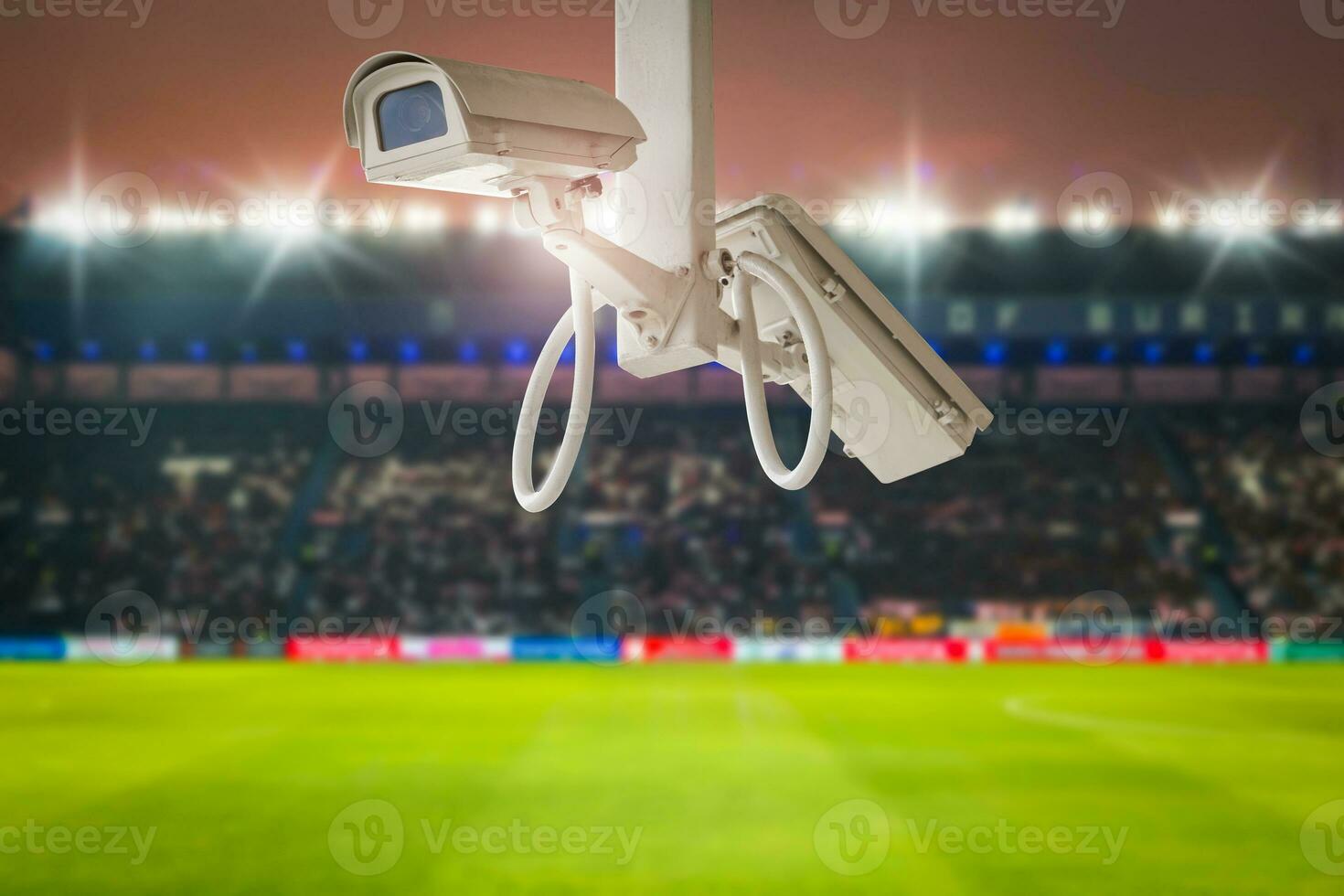 cctv seguridad en estadio fútbol americano a crepúsculo antecedentes. foto
