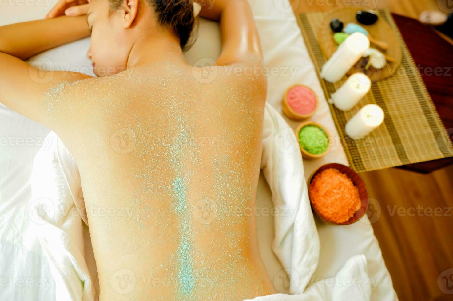 spa, body massage skin, body treatment, relaxation, mind healing, tranquility Massage with fragrant oil, Thai massage, health massage photo