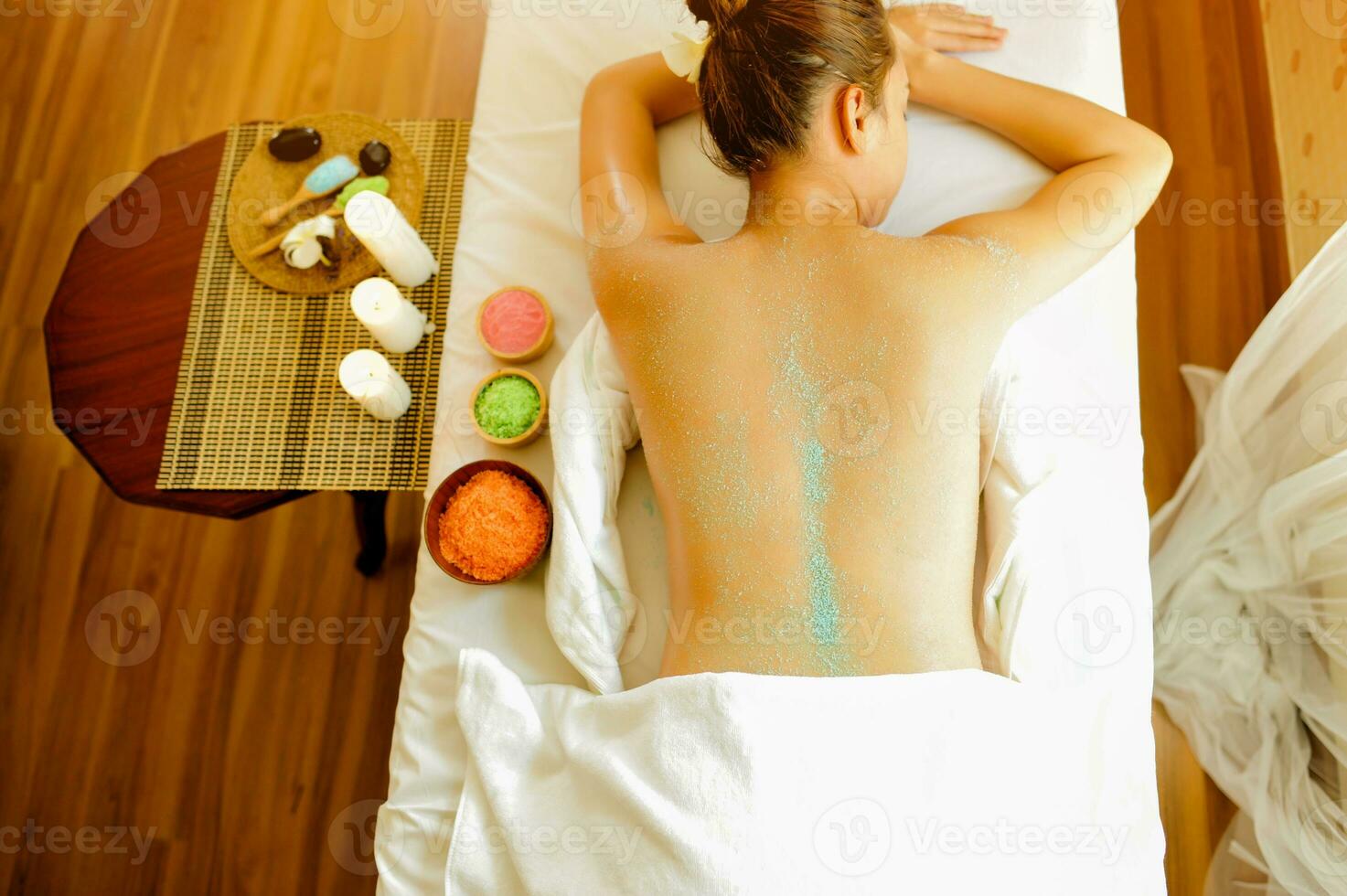 spa, body massage skin, body treatment, relaxation, mind healing, tranquility Massage with fragrant oil, Thai massage, health massage photo