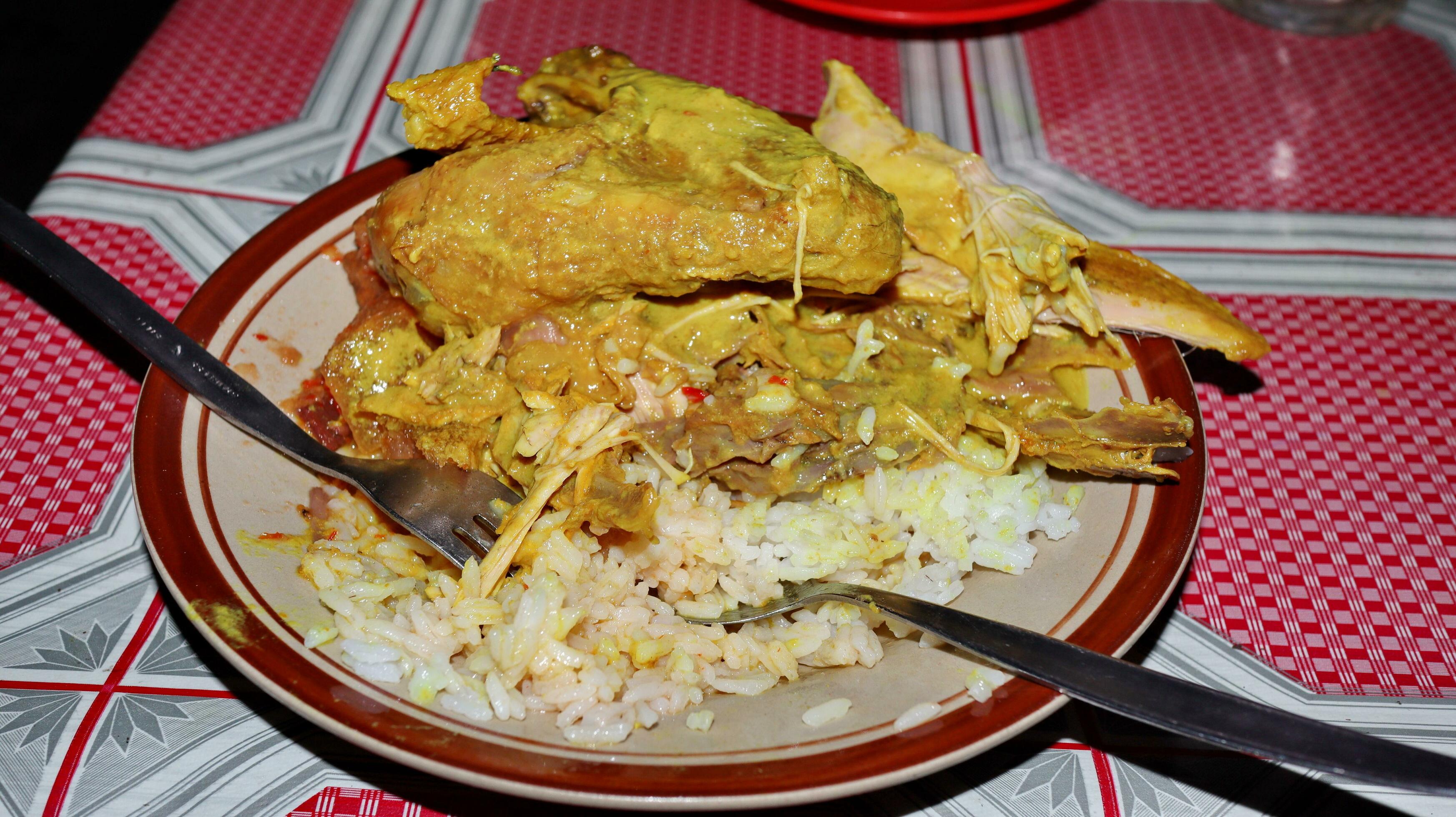 Chicken Curry Sauce. Served with rice. Front view 27391462 Stock Photo 