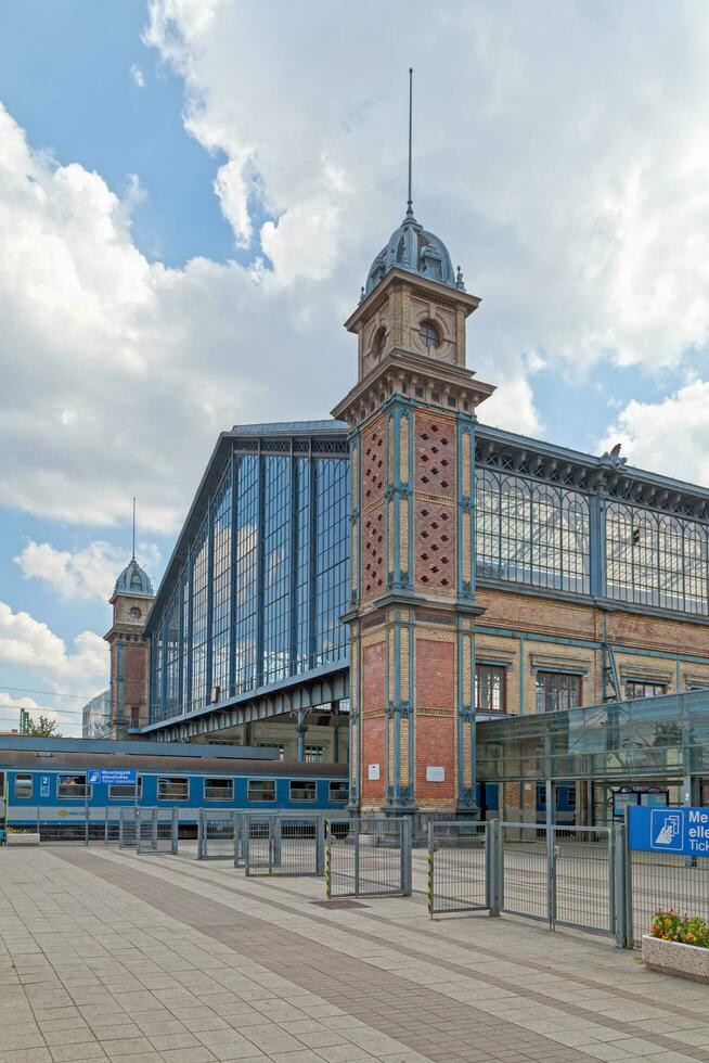 budapest, Hungría - junio 20 2018 - Budapest occidental ferrocarril estación foto