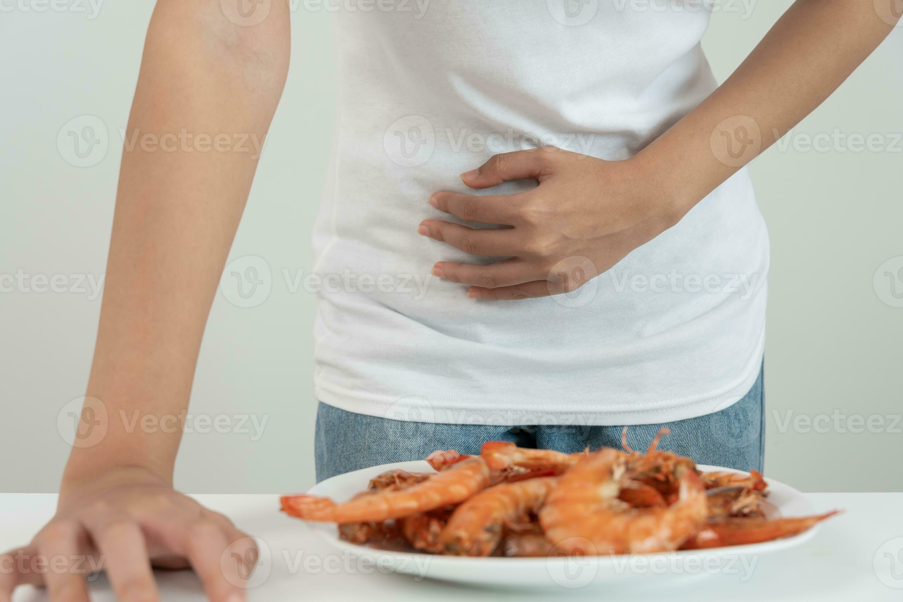 food allergies, women have reactions itching and redness after eating