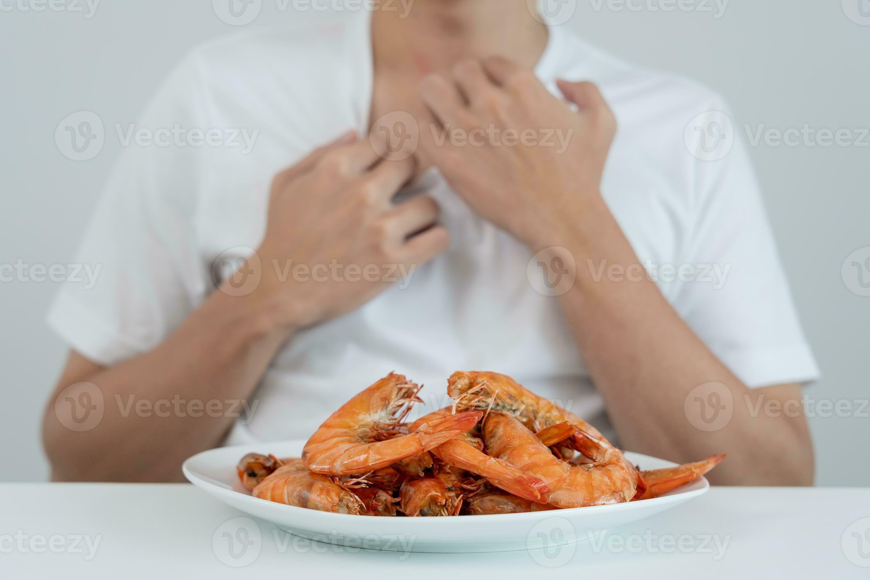 why does shrimp make my stomach hurt