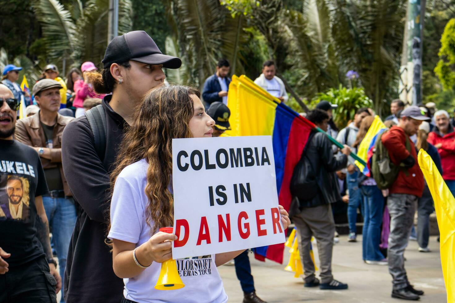 bogotá, Colombia, dieciséis agosto 2023. marzo preguntando para gustavo petro el proceso de destitución. pacífico protesta marzo en bogota Colombia en contra el gobierno de gustavo petro llamado la marcha Delaware la mayoria foto