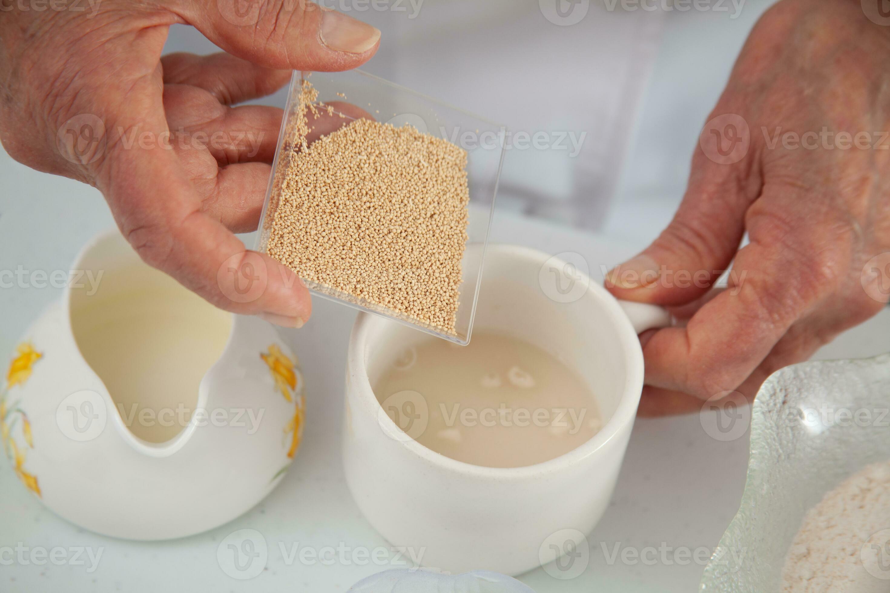 Leaven yeast. Yeast preparation for pizza dough. Adding yeast. Home