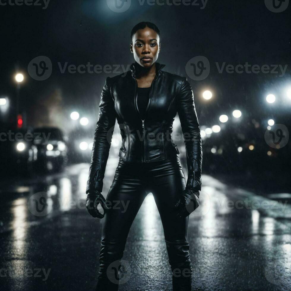 foto de fuerte africano mujer con negro cuero traje en pesado lluvia noche, generativo ai