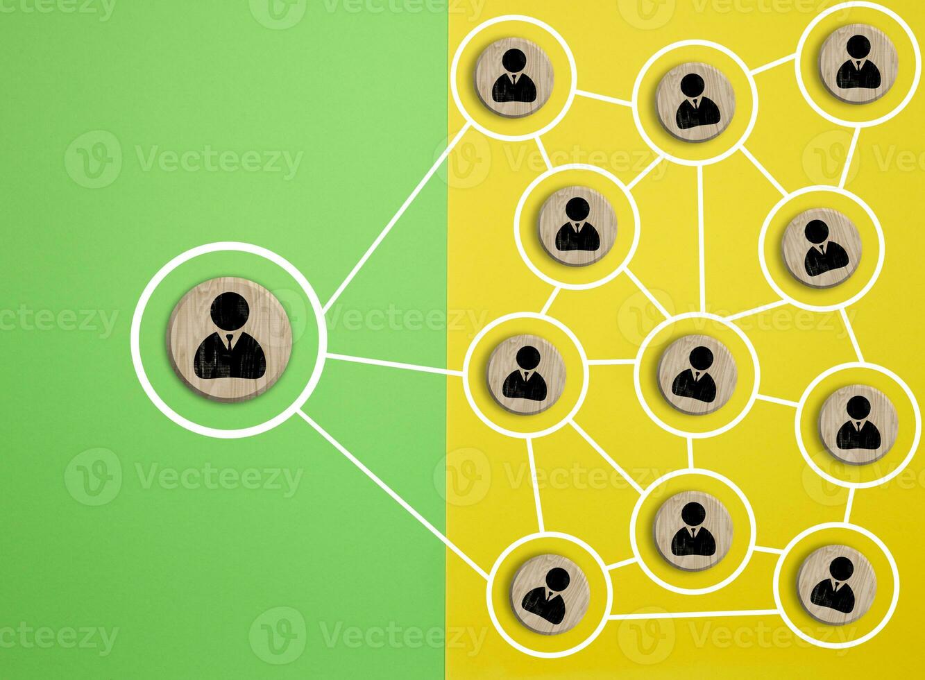 de madera redondo bloquear con personal icono cuales enlace conexión red para organización estructura social red y trabajo en equipo concepto, parte superior ver foto