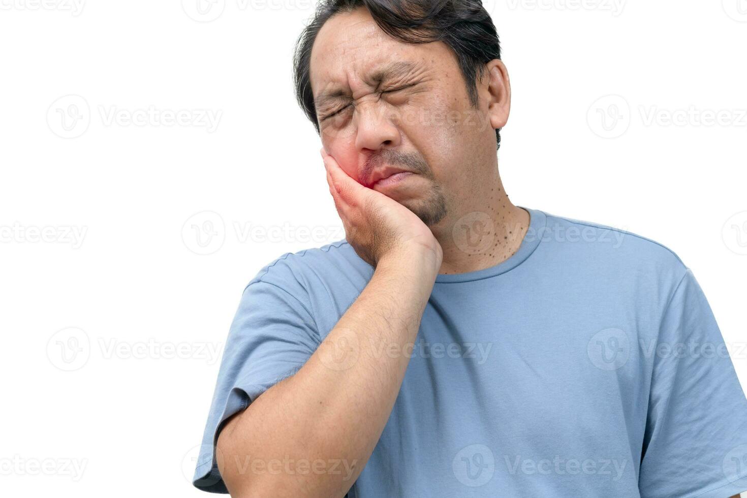 hermoso medio años mayor hombre conmovedor boca con mano con doloroso expresión porque de dolor de muelas foto