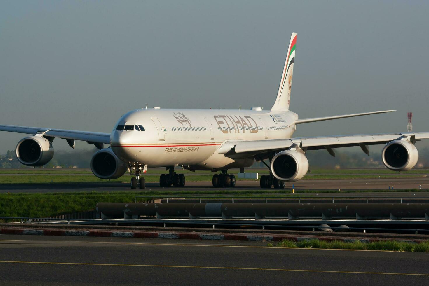 ETIHAD AIRWAYS AIRBUS A340-600 A6-EHJ