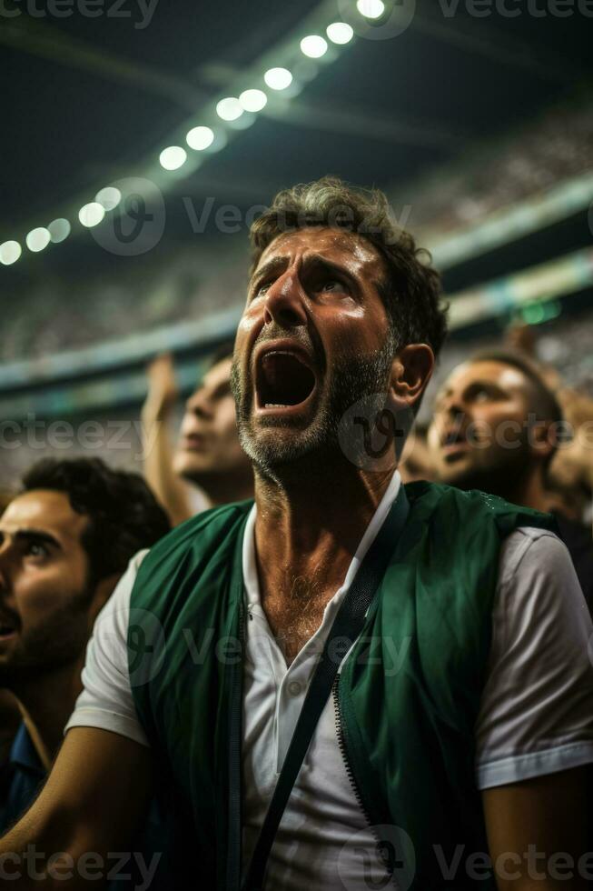 triste iraní fútbol aficionados foto