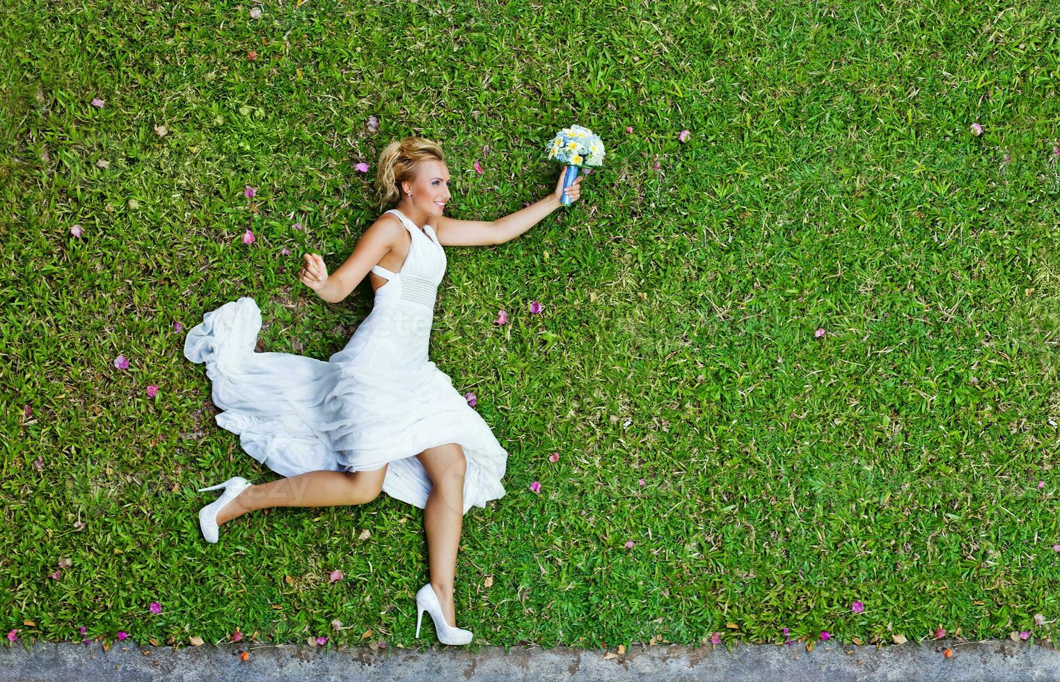 Beautiful bride portrait photo