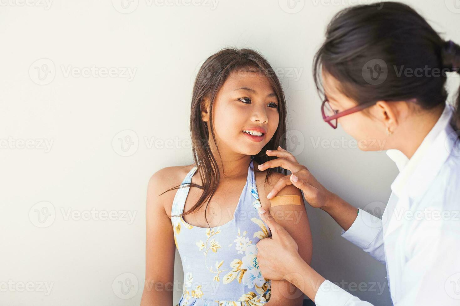 doctor and little patient photo