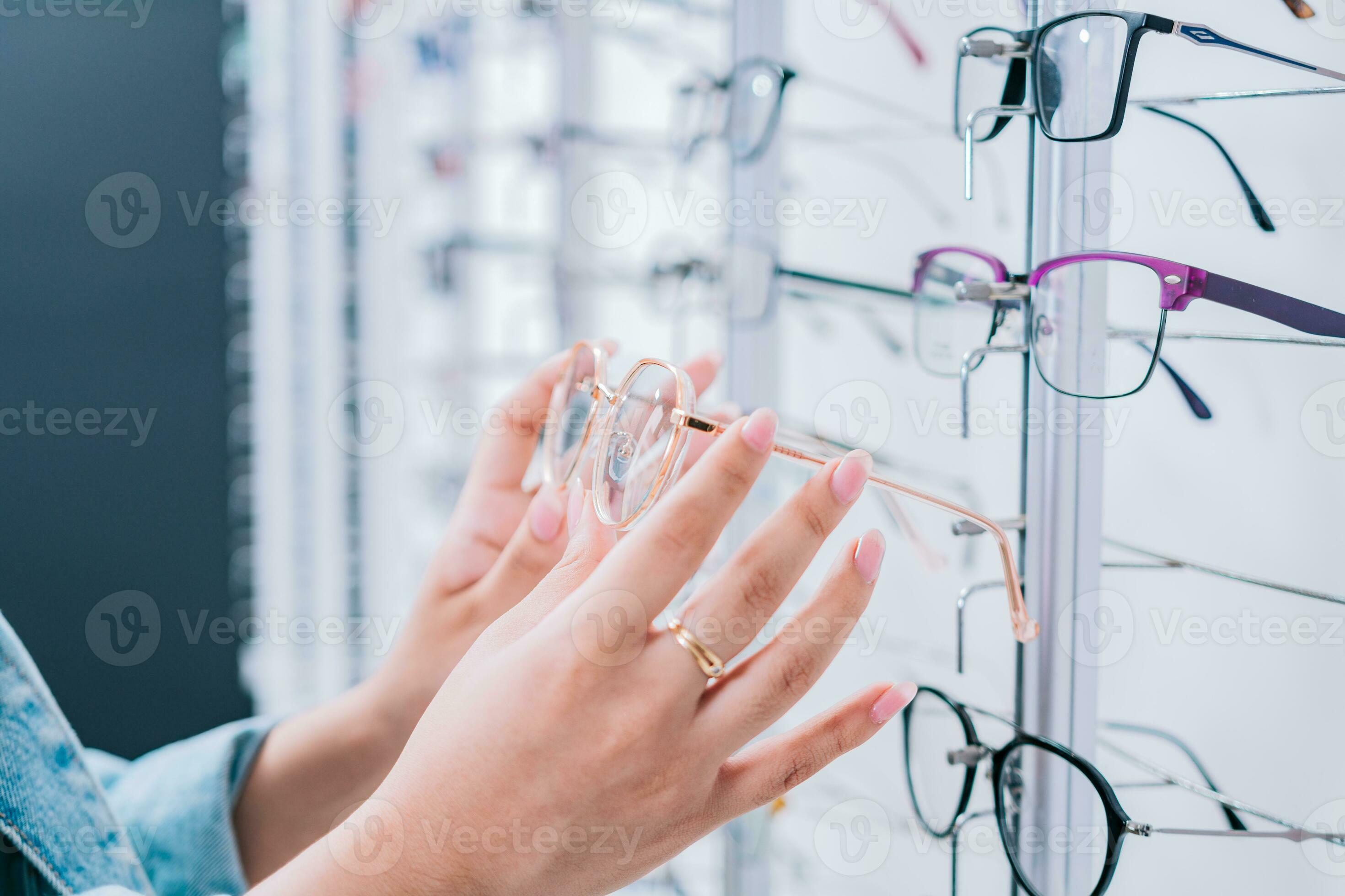 Choosing A Winning Name: A Female Litigant'S Guide - oo8w7e4